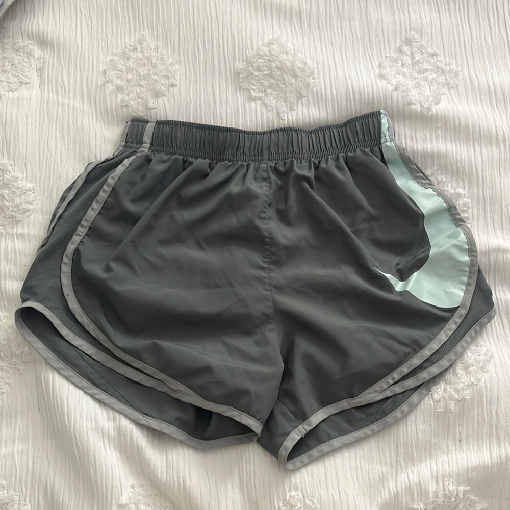 grey nike athletic shorts